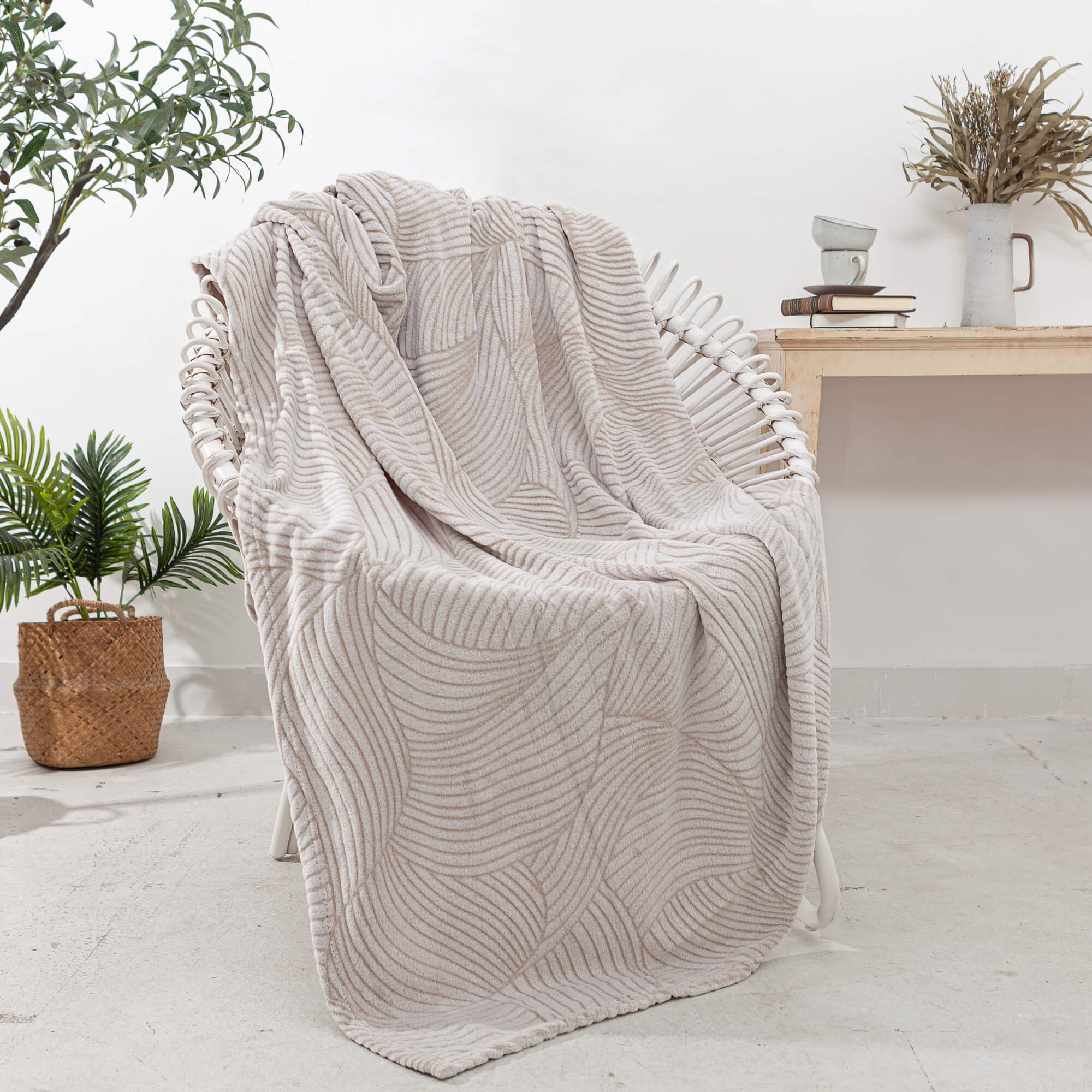 Luxurious Flannel Stripe Throw Blankets